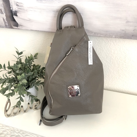 🎉🎉🎉HOST PICK🎉🎉🎉 NWOT Valentina Italia Taupe Pebbled Leather Backpack/Sling - Picture 1 of 10